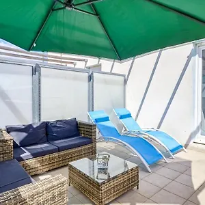 Les Alouettes Avec Terrasse, Garage Et Piscine Appartement